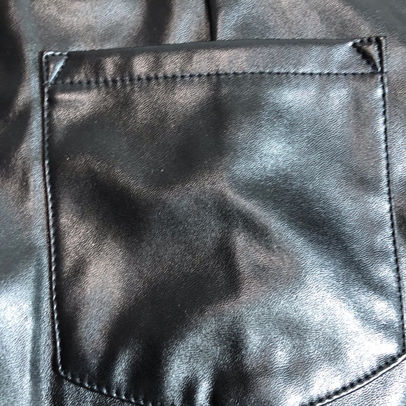 Pleather mini skirt by Sadie Robertson - Picture 7 of 9